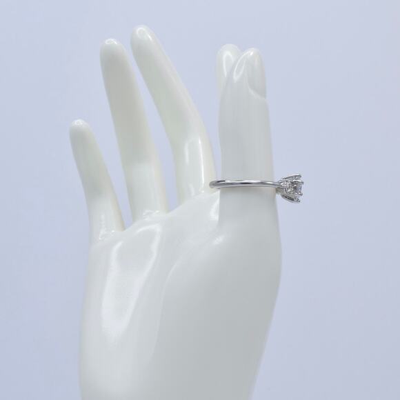 NWOT Fragrant Jewels Round-Cut Three-Stone Cubic Zirconia Ring Size 8.25 US - Picture 4 of 5